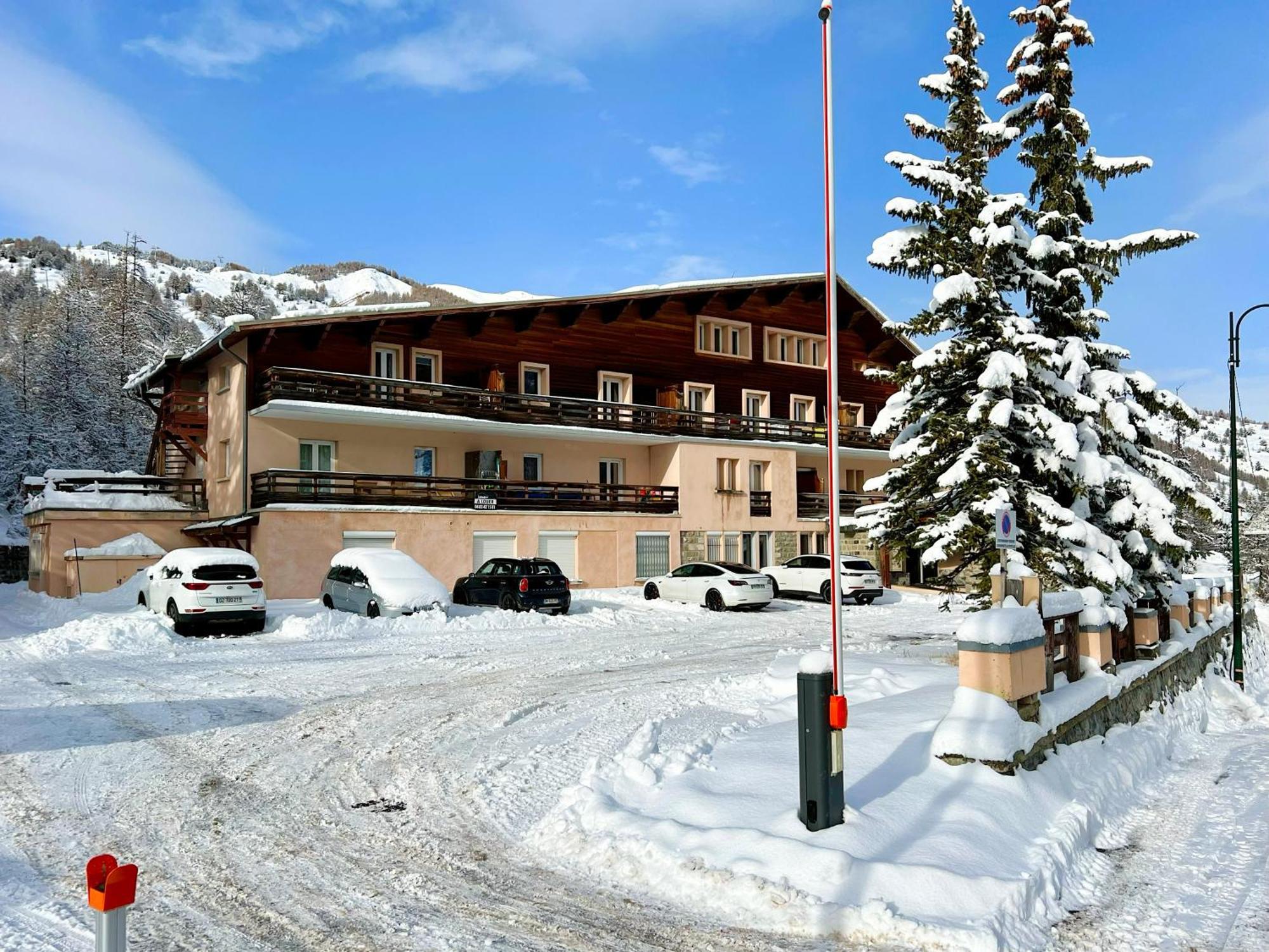 Vars, Appart Spacieux Renove 4 Couchages Dans Chalet Vars  Eksteriør billede